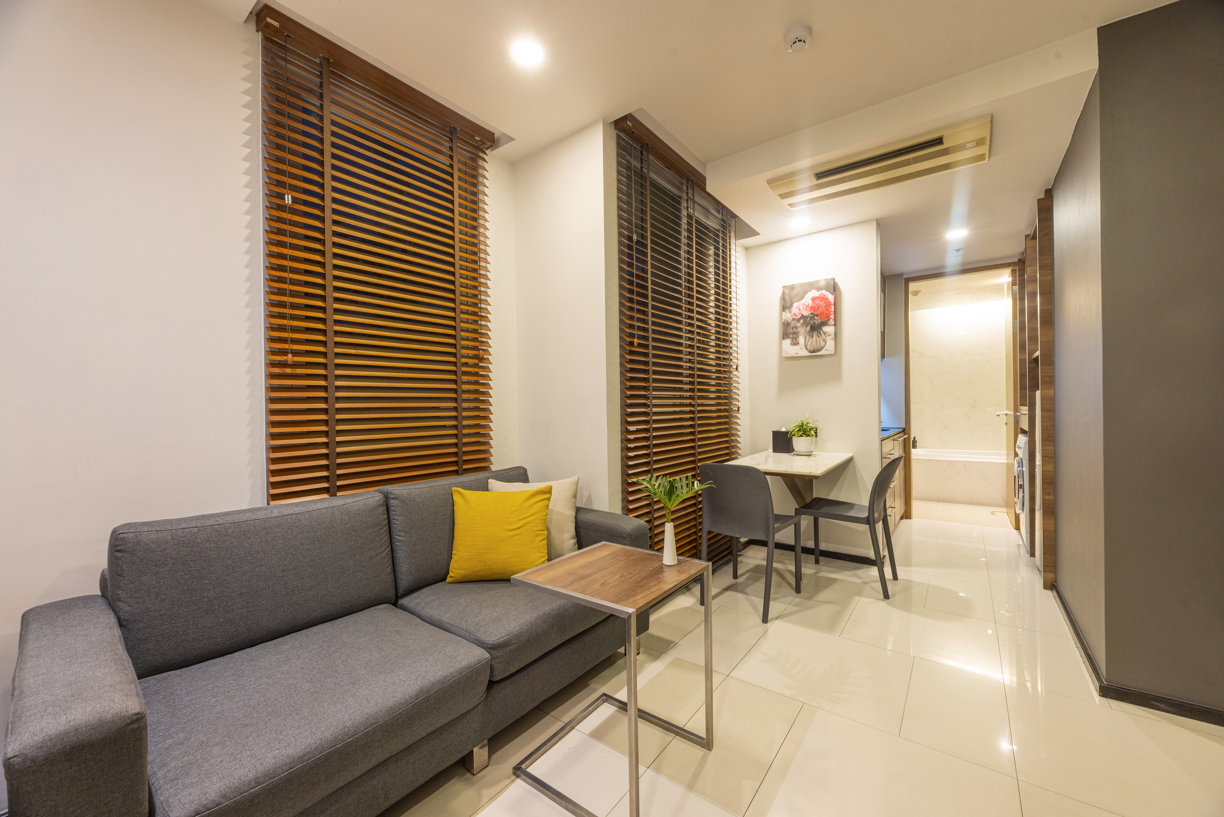 One Bedroom Superior Suite - Living room
