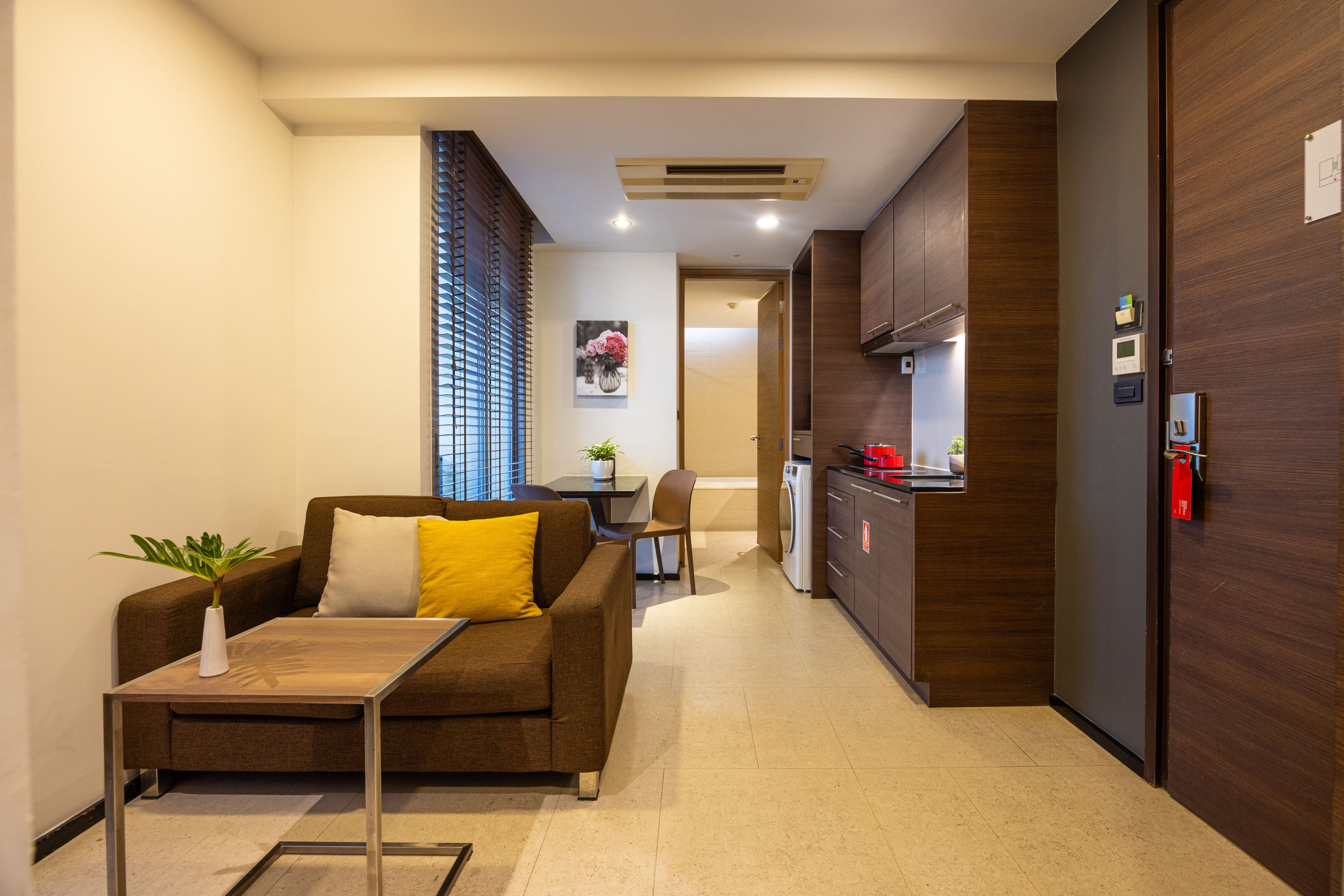 One Bedroom Superior Suite - Living room