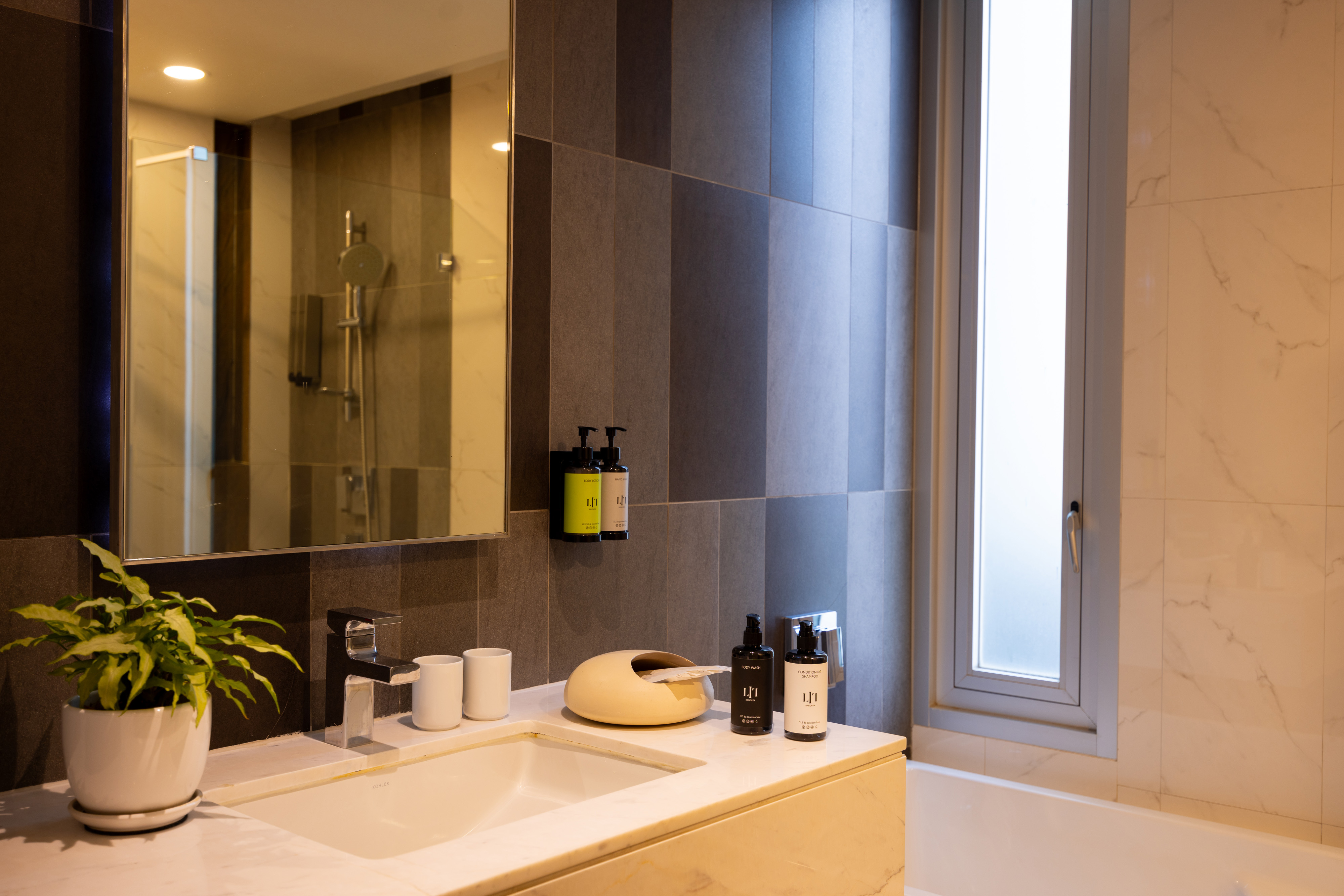 LiT Studio - bathroom