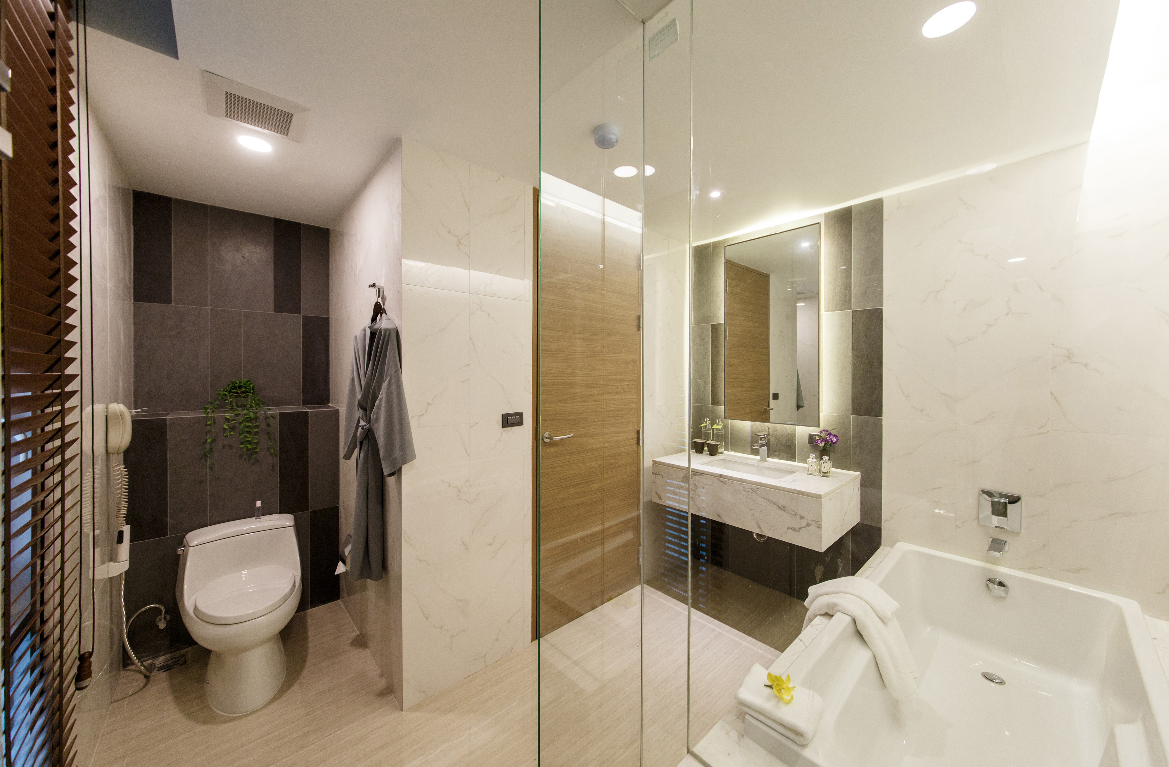 One Bedroom Superior Suite - Bathroom