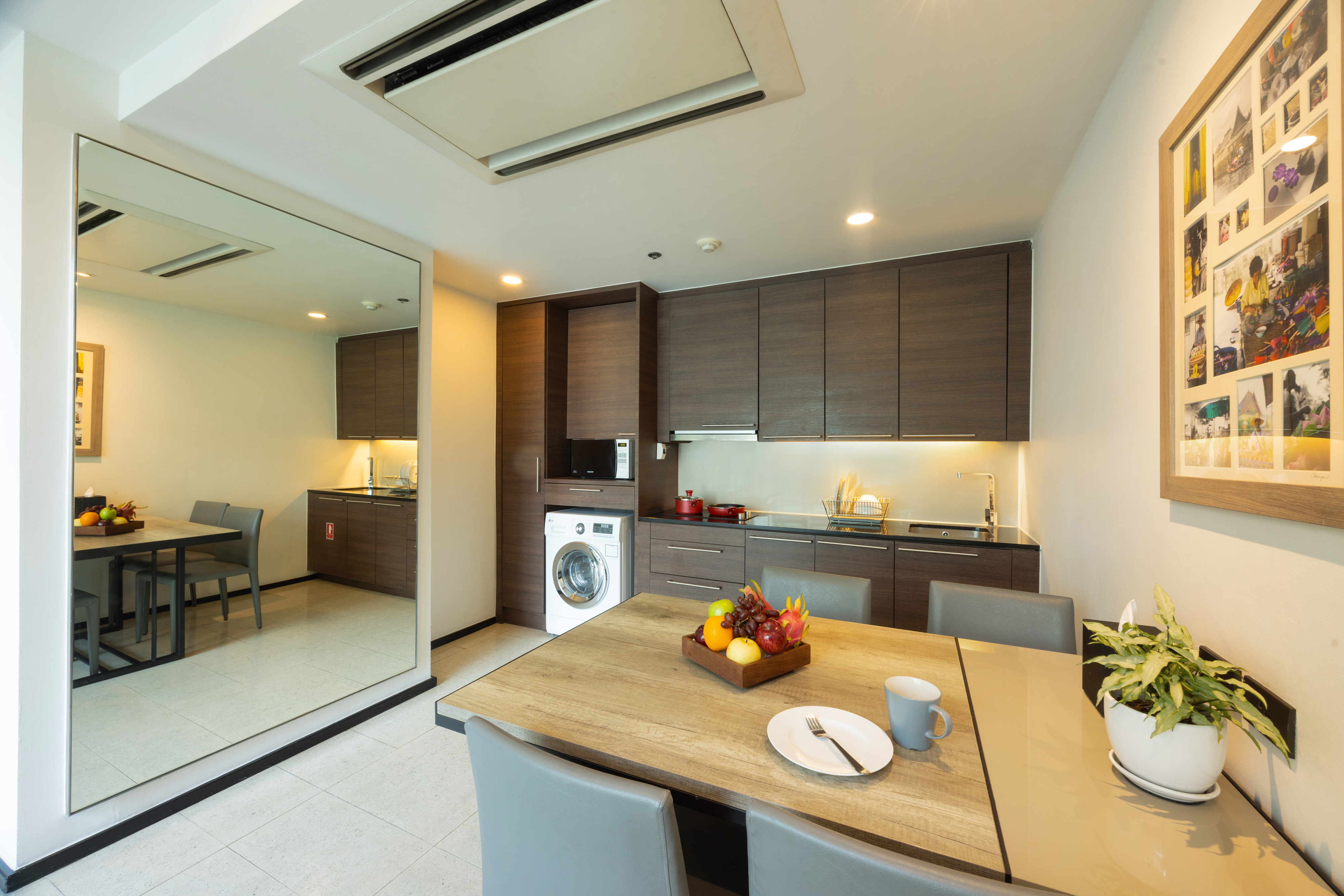 One Bedroom Duplex Suite - Living room