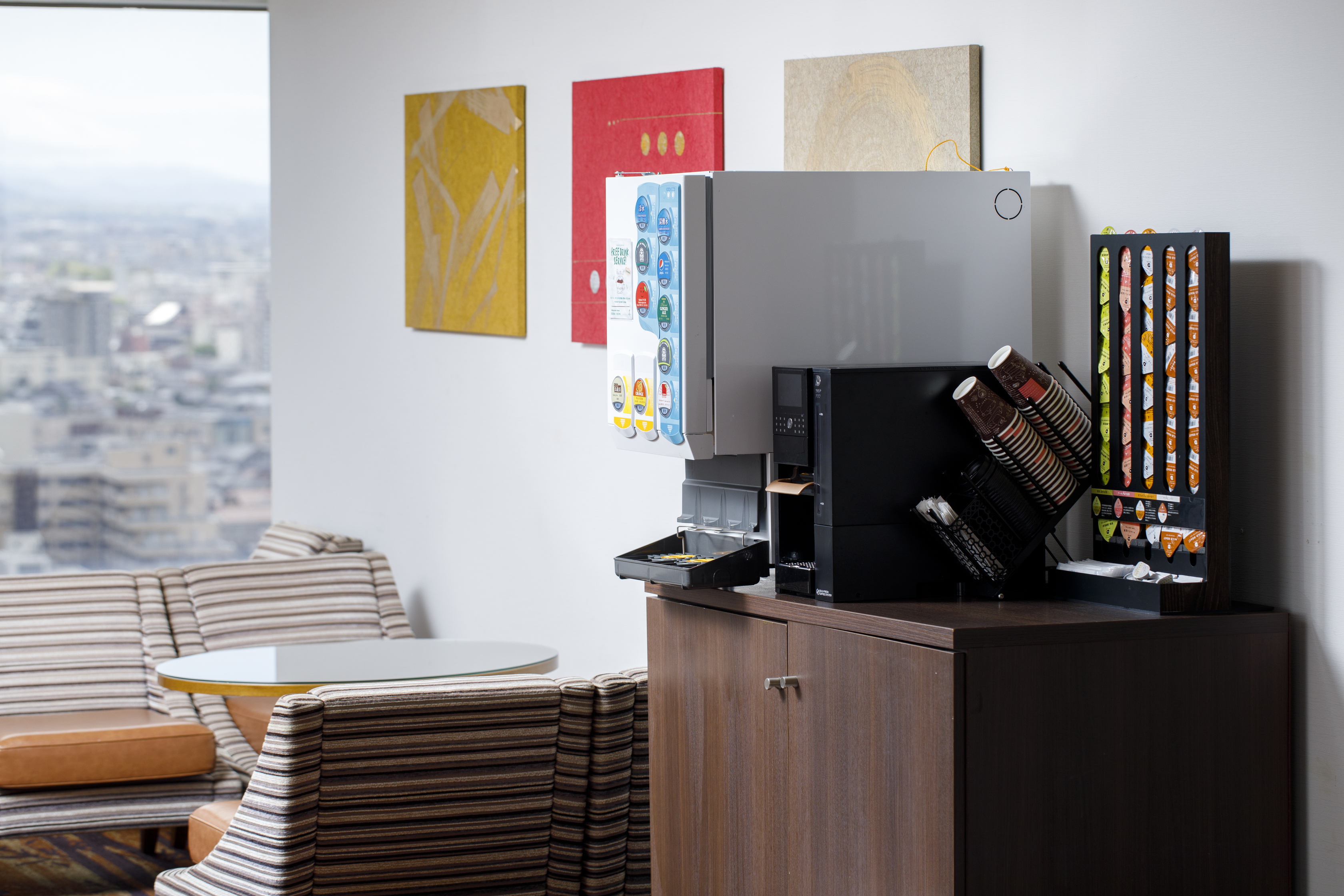 【ラウンジ「Le ciel」】ご滞在のひとときに、自由に楽しめるドリンクを用意※7:00～21:00