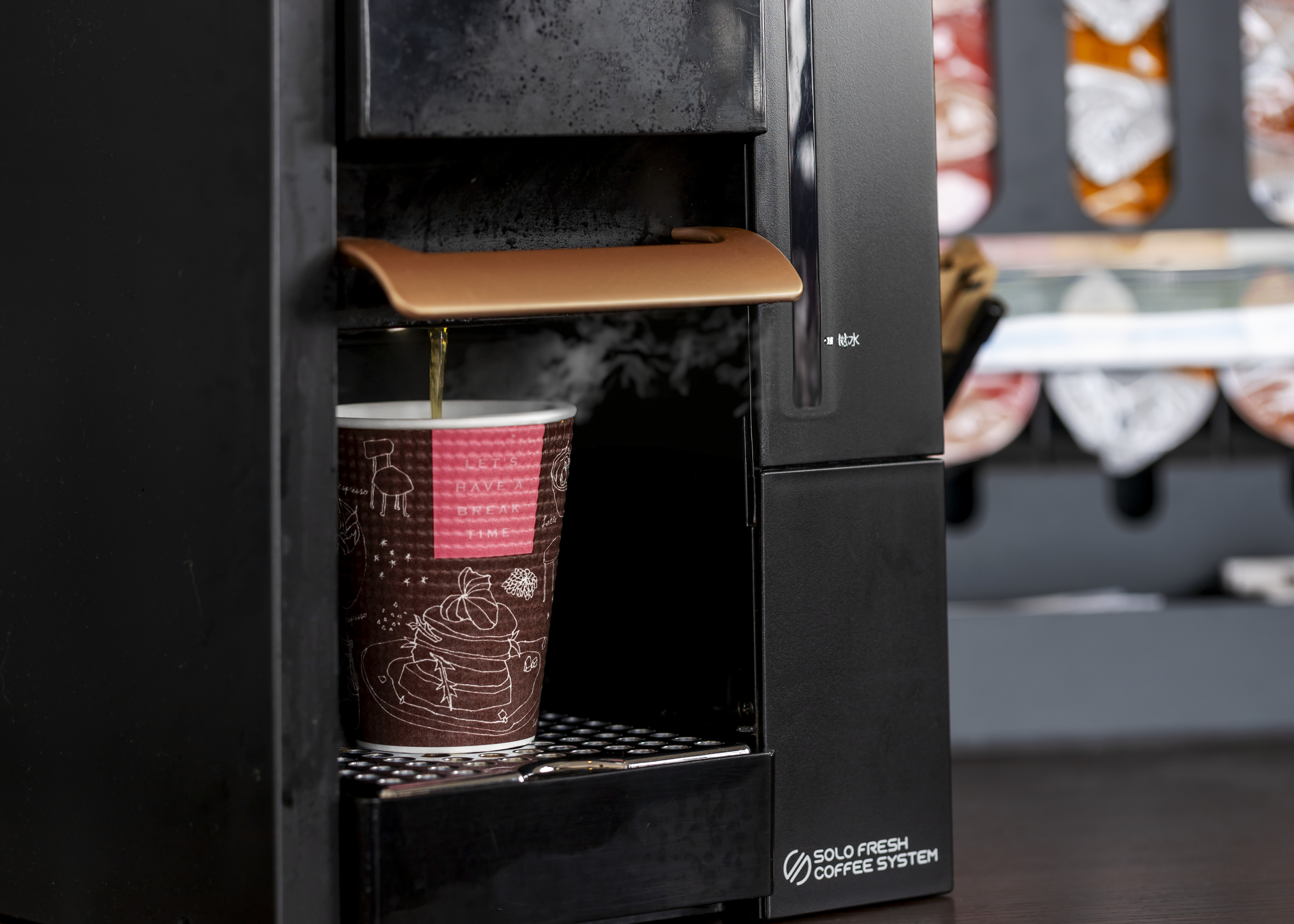 【ラウンジ「Le ciel」】コーヒーやソフトドリンクはお部屋にテイクアウトも◎