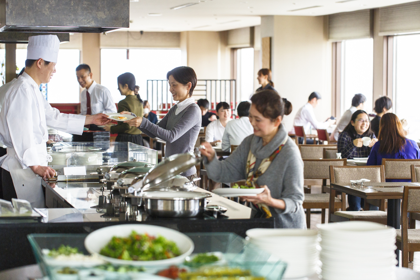 【朝食】笑顔あふれるブッフェ会場