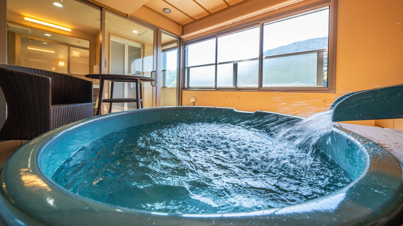 テラス付き露天風呂　讃水館4階リニューアル露天風呂付客室