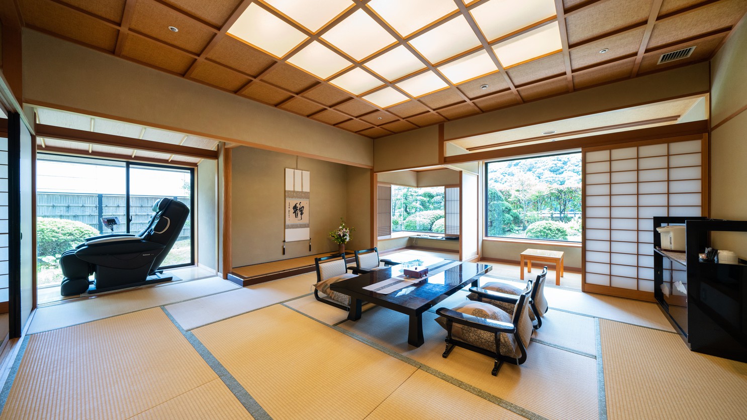 飛天館【特別フロア】露天風呂付客室・和洋室580　134㎡（マッサージチェア付き）