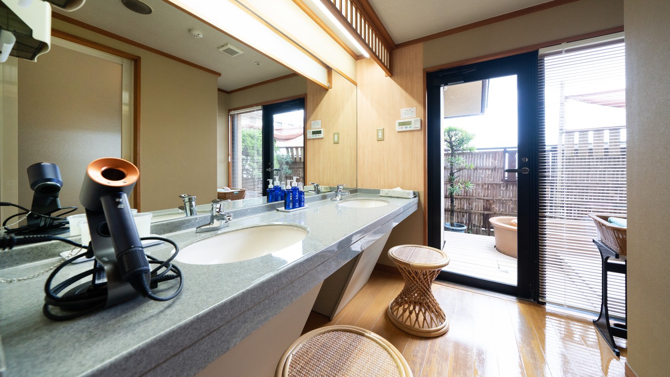 パウダールーム（飛天館【特別フロア】露天風呂付客室(マッサージ機付)583）