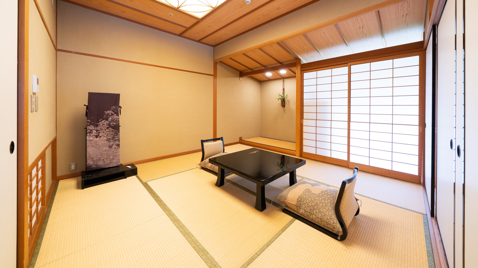 6畳間（飛天館【特別フロア】露天風呂付客室・和洋室580）