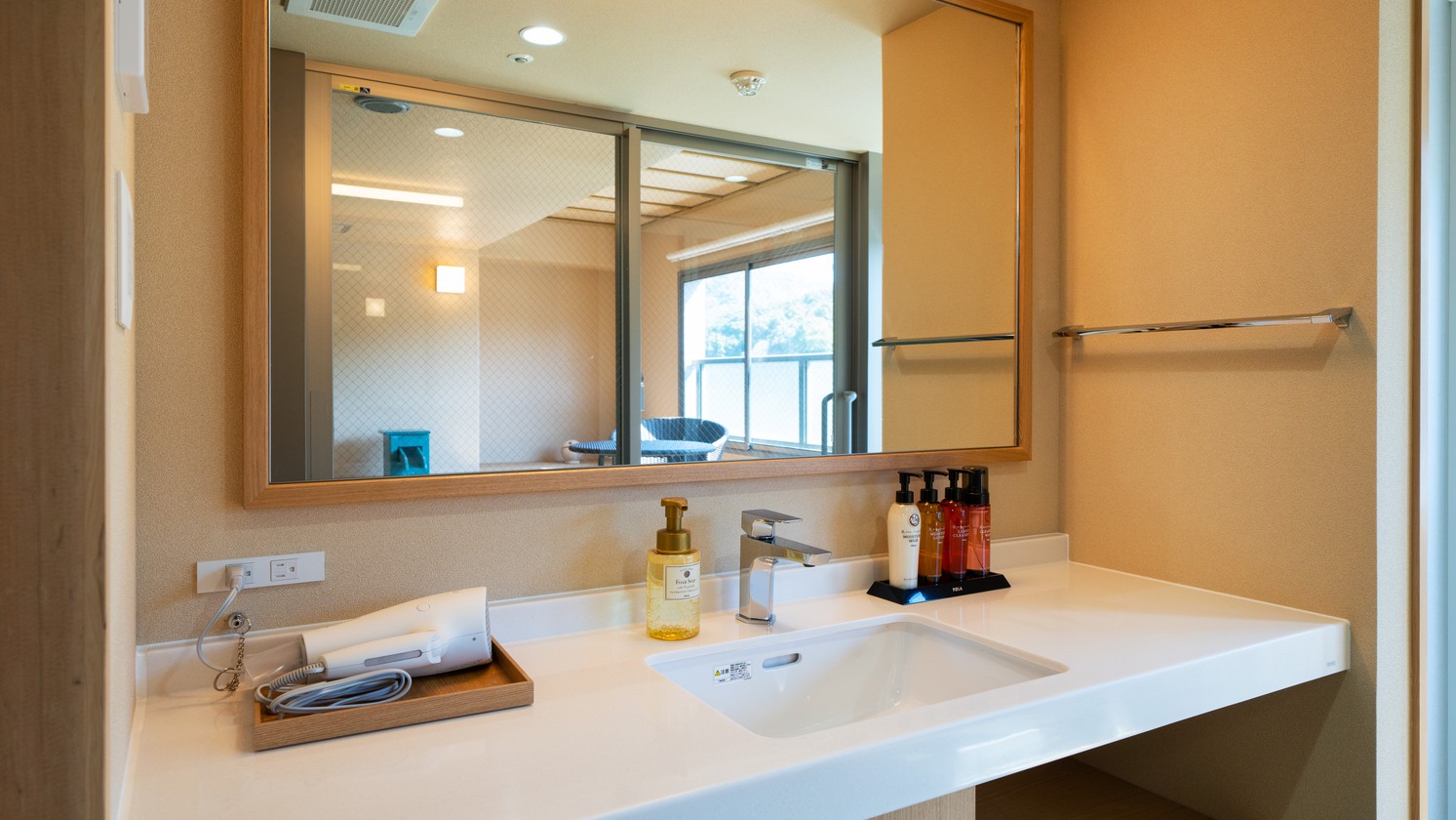 パウダールーム　讃水館4階リニューアル露天風呂付客室