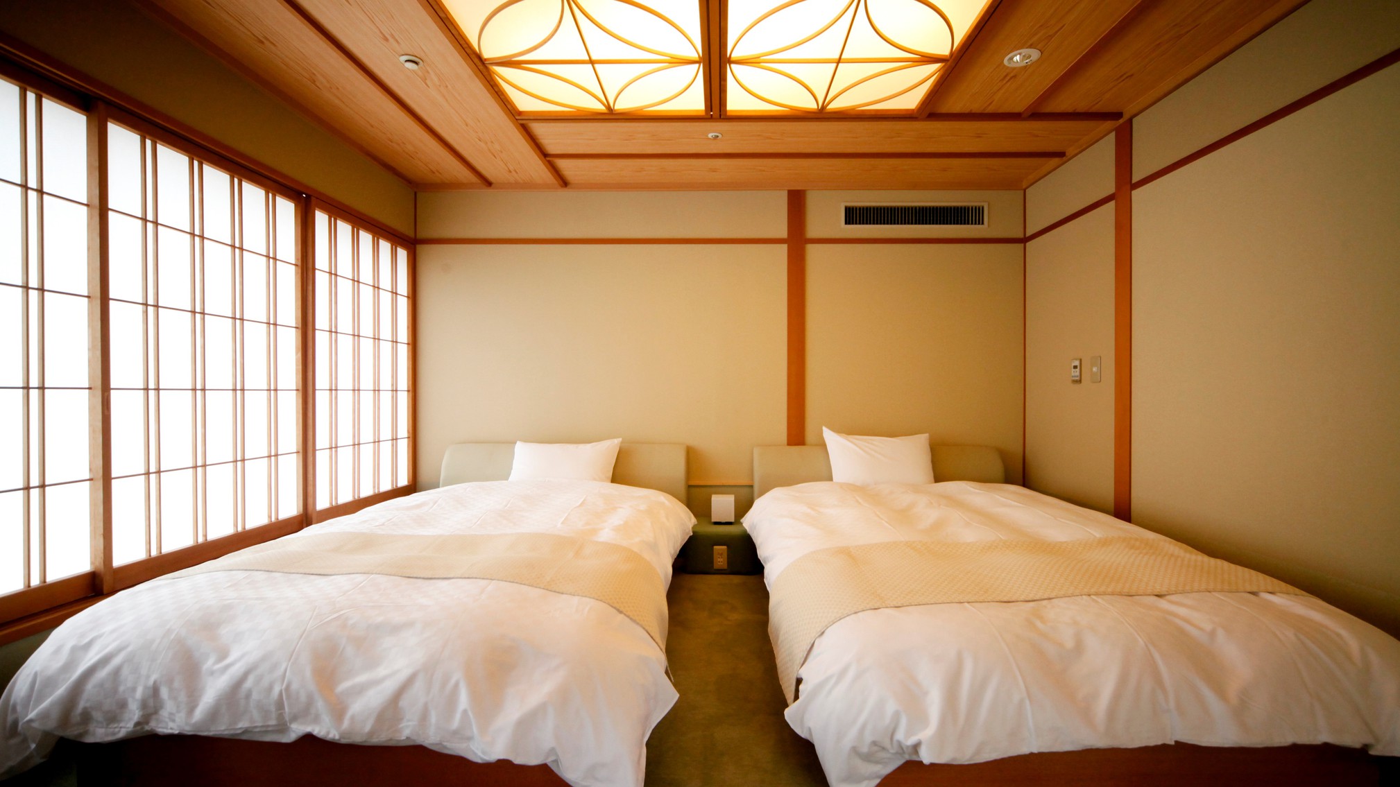 飛天館　和室ベッドルーム　ベッド部分