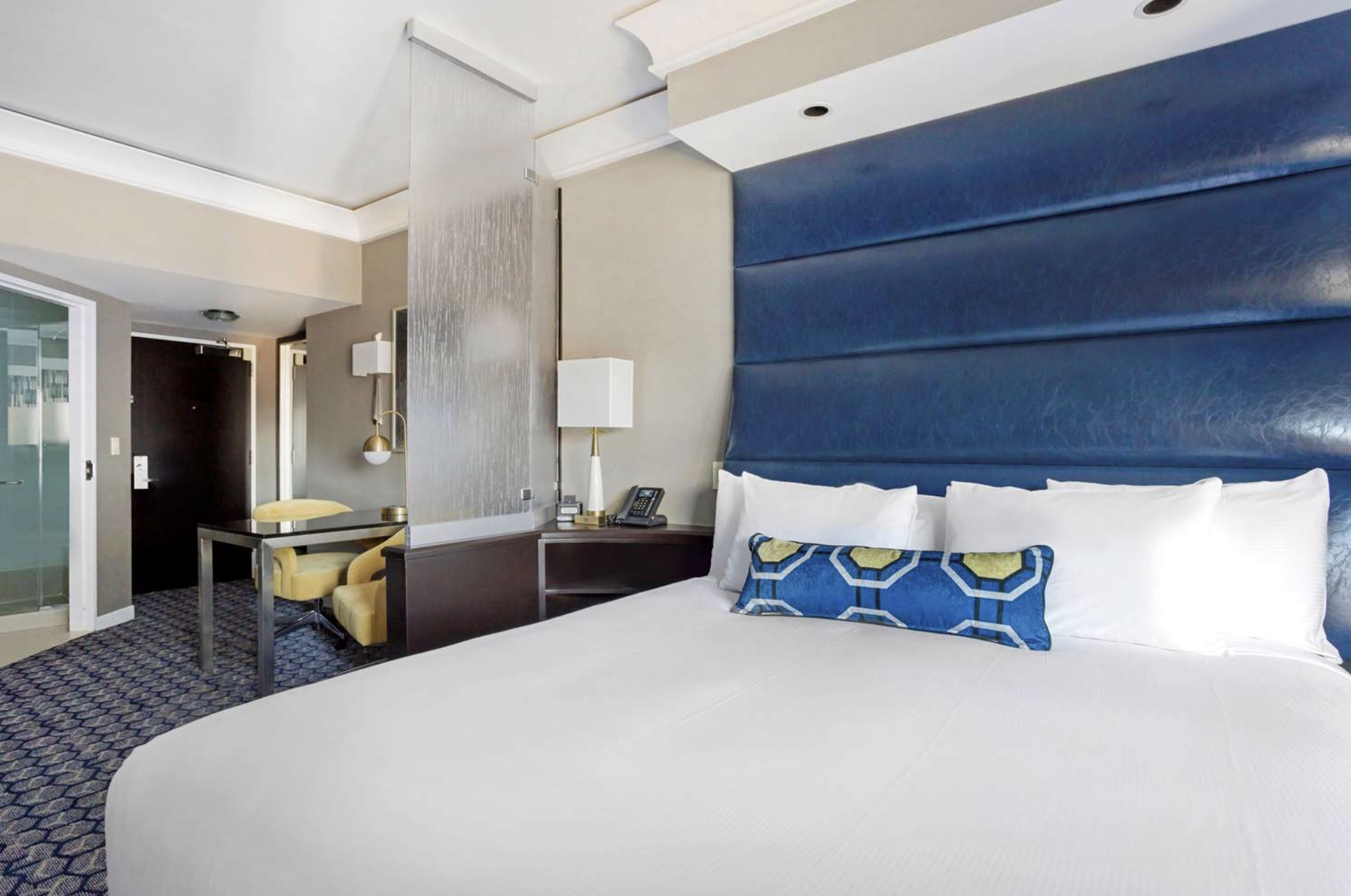 スタジオ　キングベッド1台