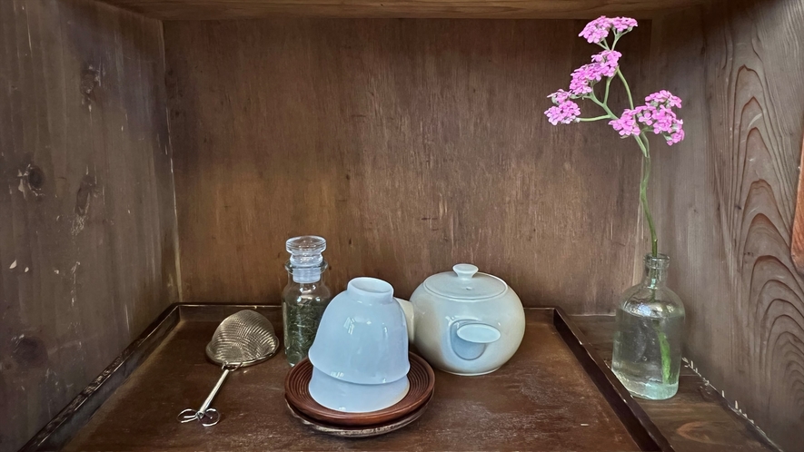 客室イメージ／お部屋でもお茶をお楽しみください。