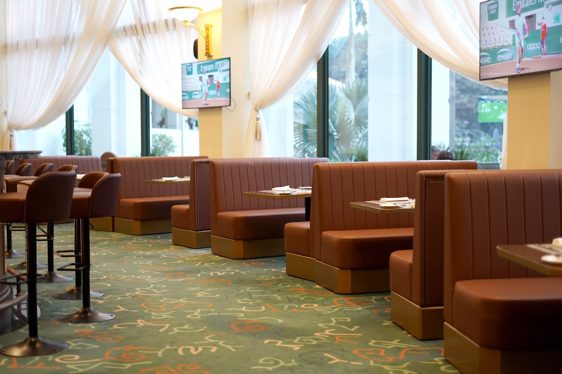 DUC BAO GARDENSTARTレストラン（デーウーホテル内）