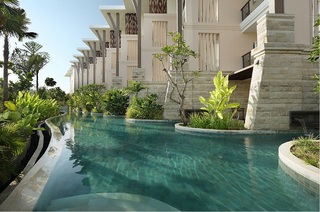 プールアクセスルームに繋がるラグーンプール