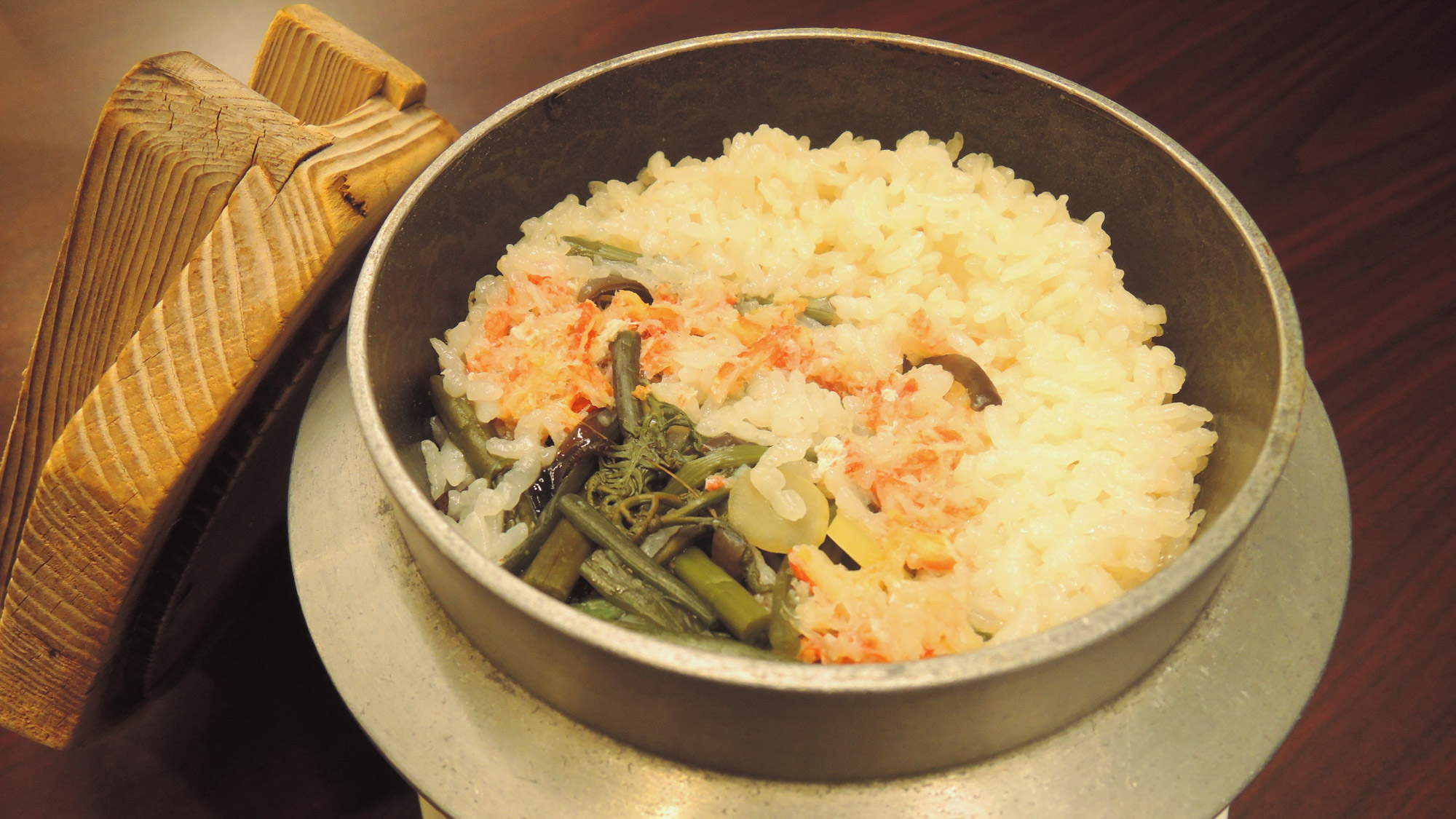 【夕食一例】かに入り釜飯