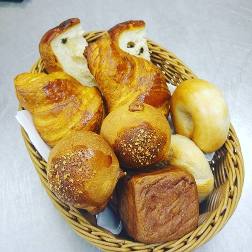 今朝の朝食のパン♪