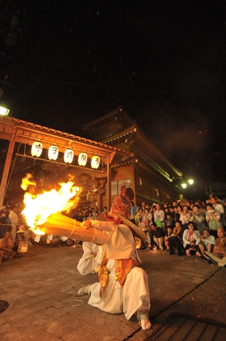 湯澤神社例祭　天狗の舞