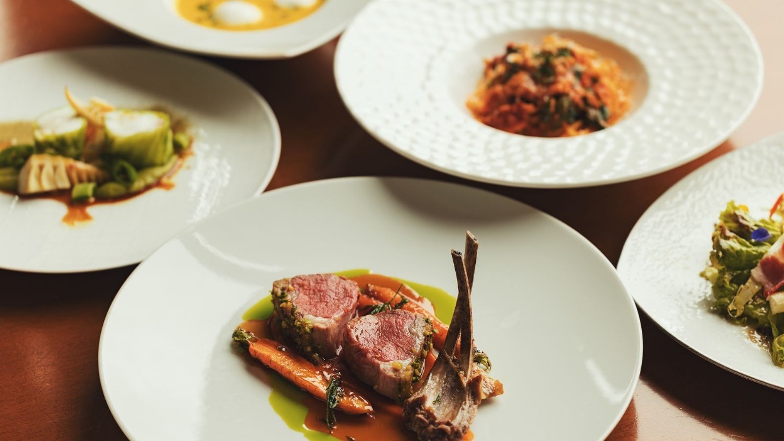 プレ・リニューアルステイ（本館改装工事期間中）1Fレストランayana2食付基本プラン　マナサヴィラ