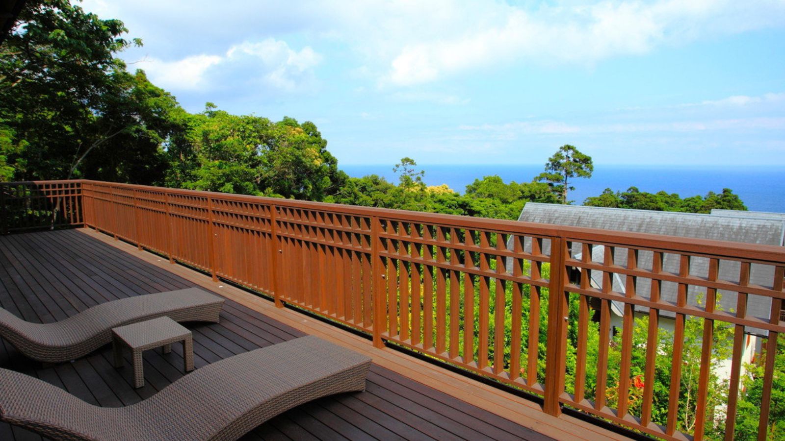 サンカラ・ヴィラスイート　ウッドデッキ
