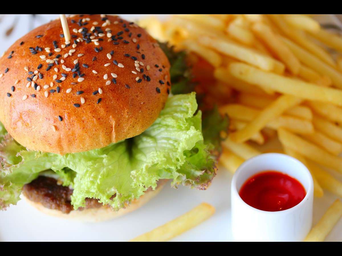 なかやま黒牛ハンバーガー