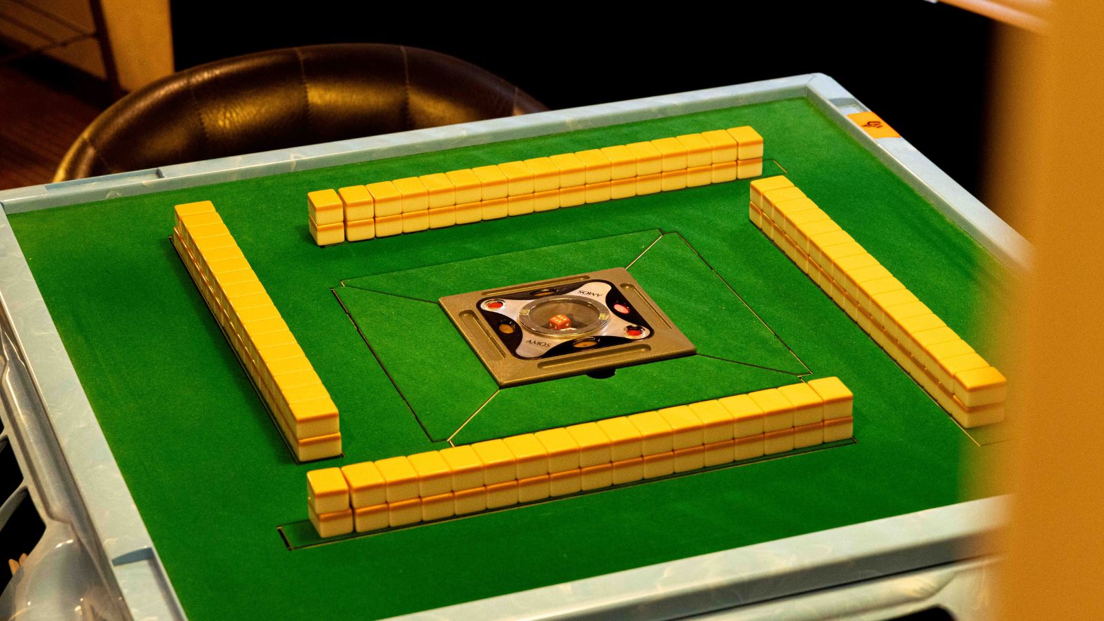 【アクティビティ】自動麻雀卓を備えた専用麻雀ルーム