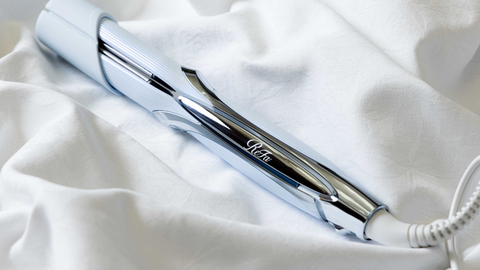 【レンタル備品】ReFaのヘアアイロンをご用意しております。在庫に限りがあり、先着順となります。