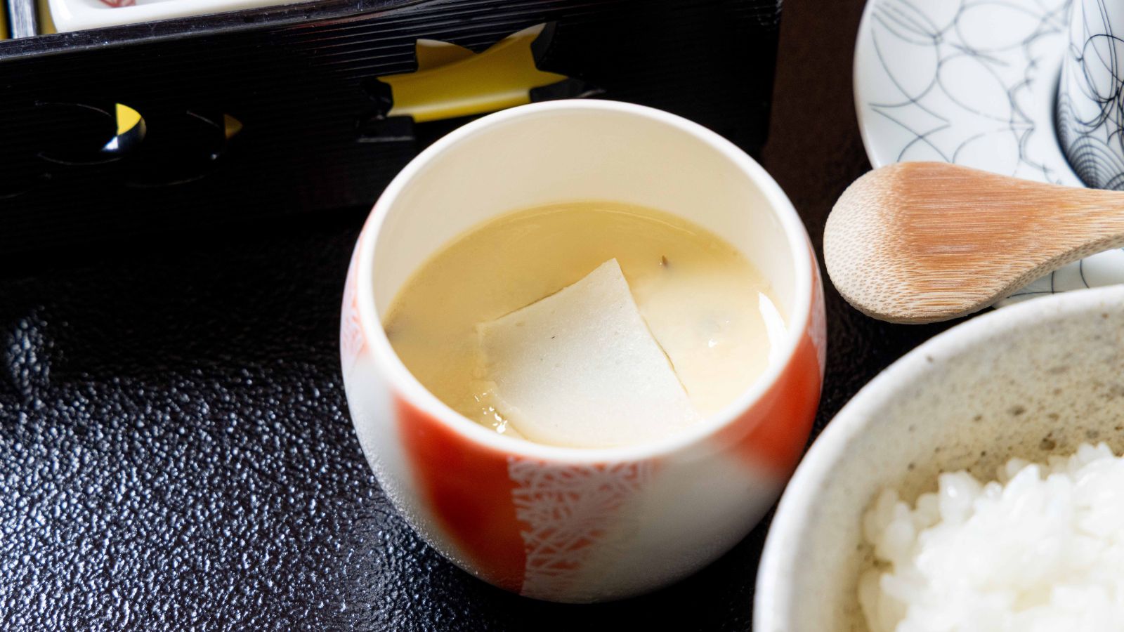 【朝食】なめらかな口当たりの出汁香る茶碗蒸し