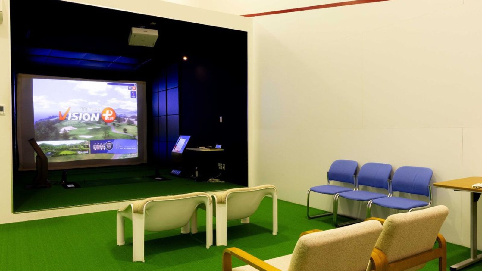 【アクティビティ】観覧席付きの広々プレイルーム