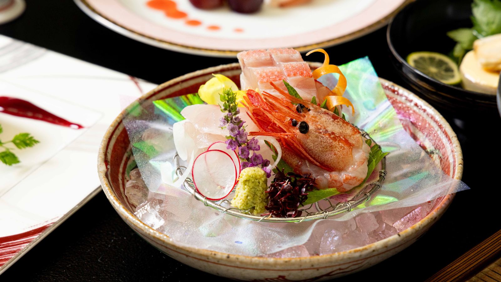 【夕食】彩り豊かな会席の1コマ