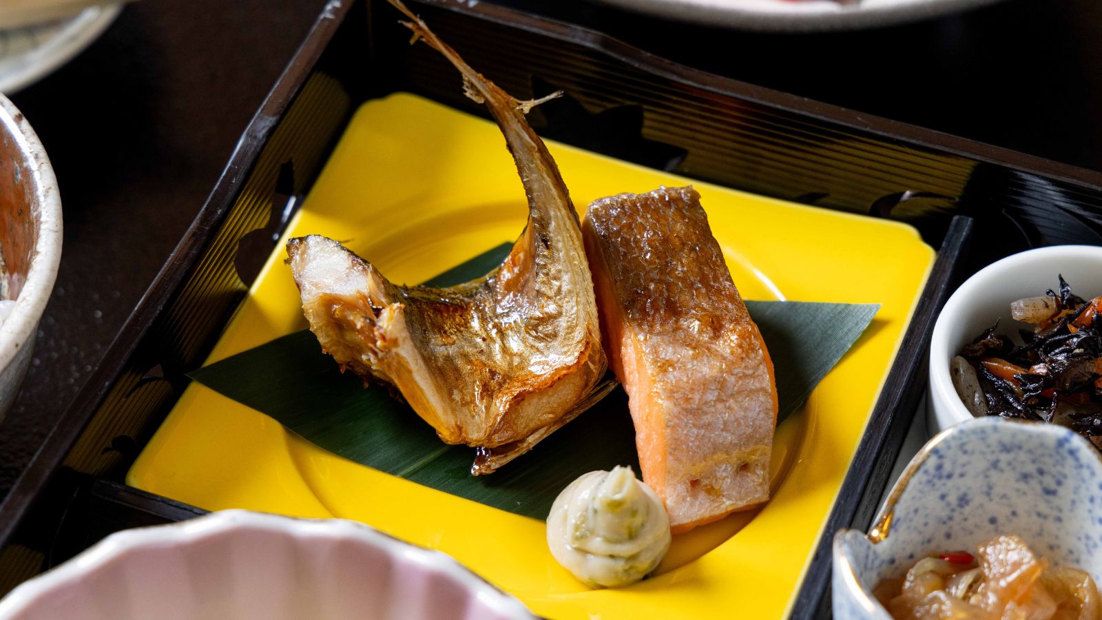 【朝食】香ばしく焼き上げた魚料理