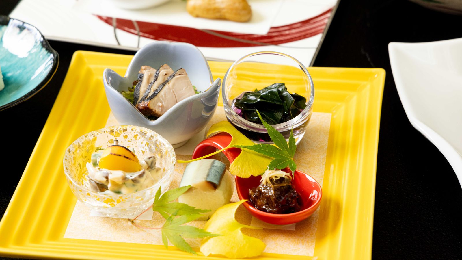 【夕食】旬魚のお造りを味わう一品