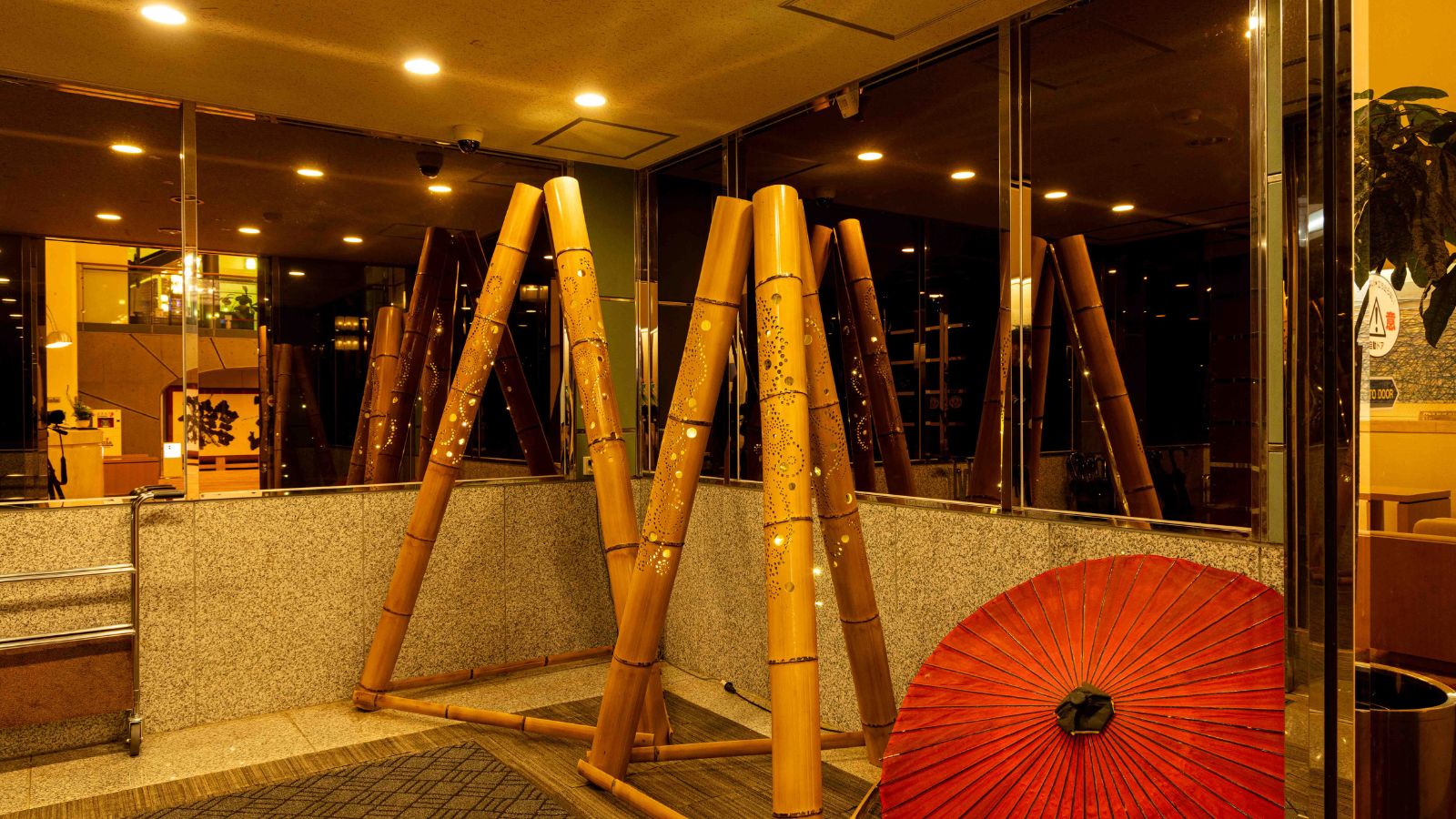 【館内装飾】和の趣を感じる、竹あかりのオブジェ