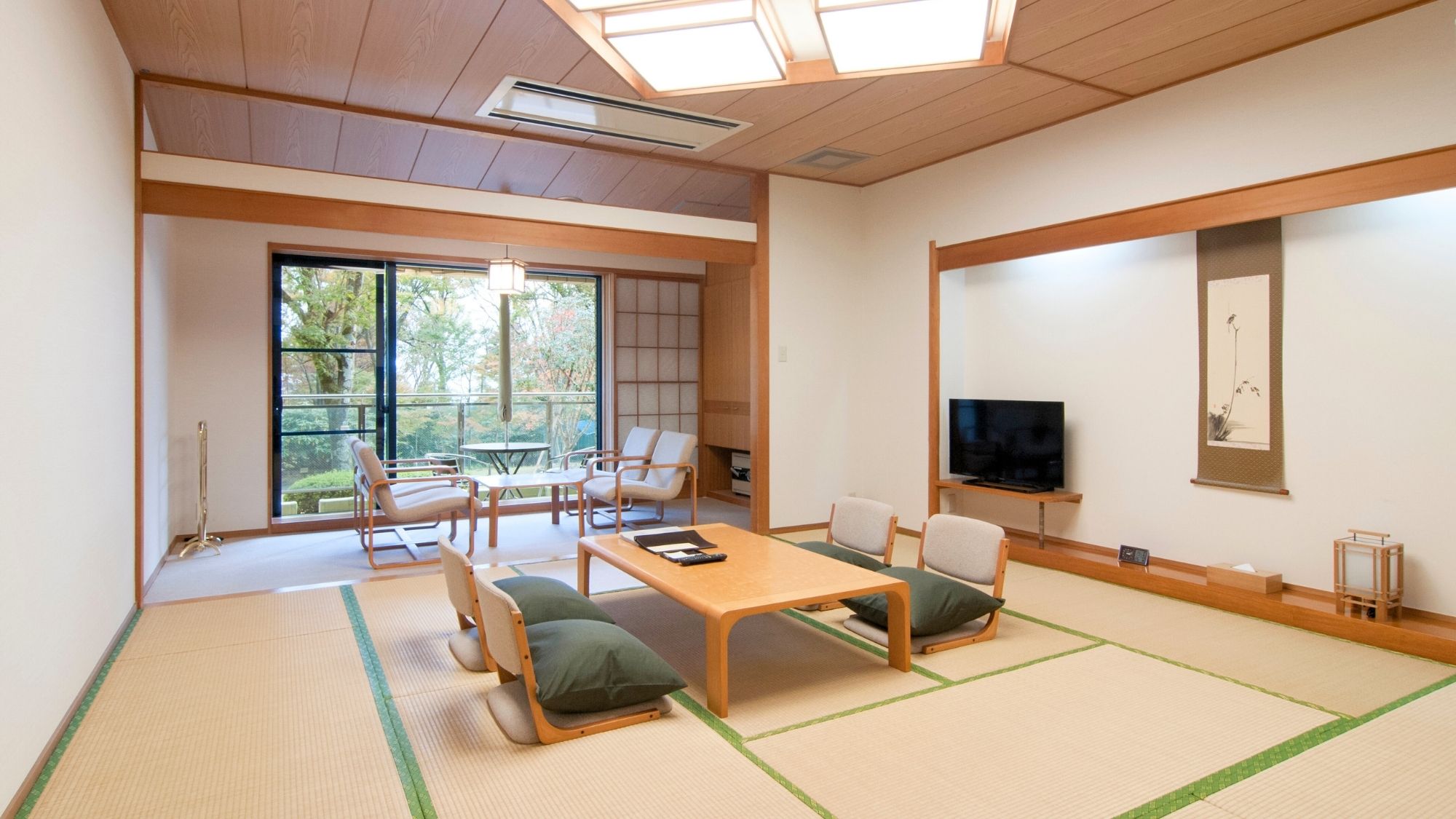 【庭園ビュー和室】