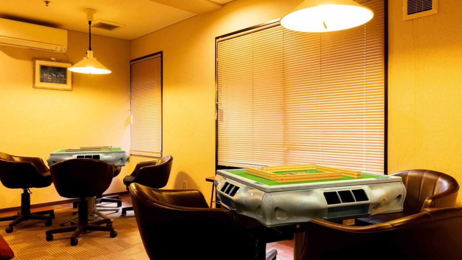 【アクティビティ】自動麻雀卓を備えた落ち着いた麻雀ルーム