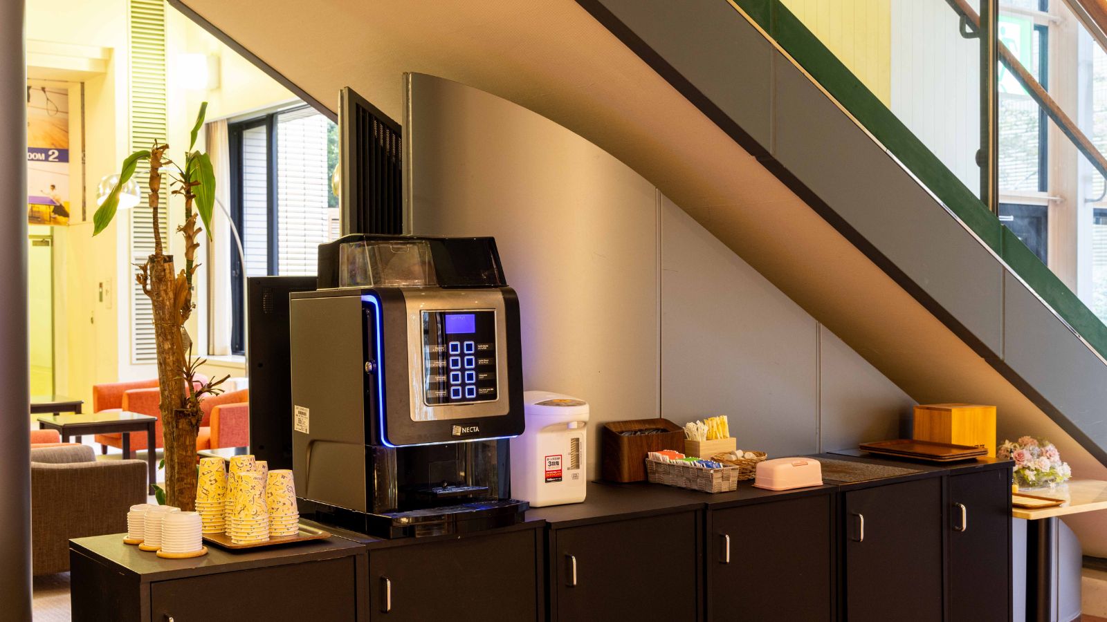 【ロビー】フリードリンクコーナー