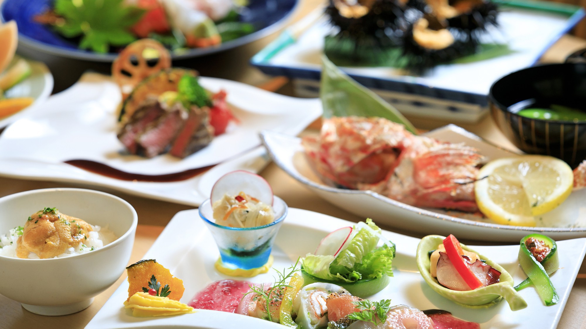 【楽天月末セール】＜2食付き＞露天風呂付客室の絶景美食の宿で三陸の味覚を堪能♪｜個室食