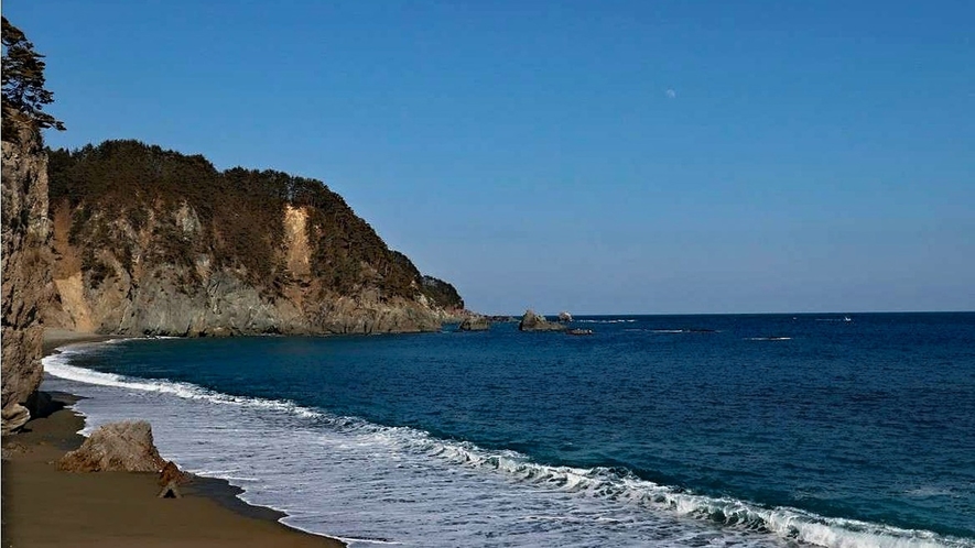 【沢尻海岸】静かな砂浜での散歩もおすすめです。