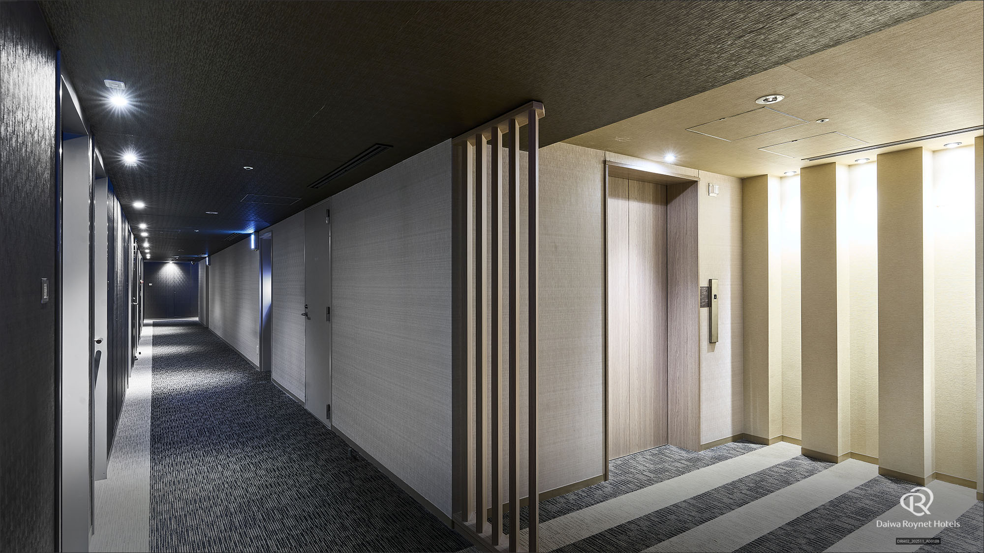 客室階廊下
