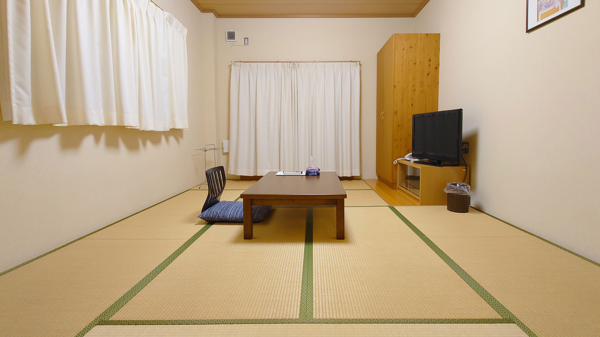 【和室９畳】ゆったり4名様までご利用できます