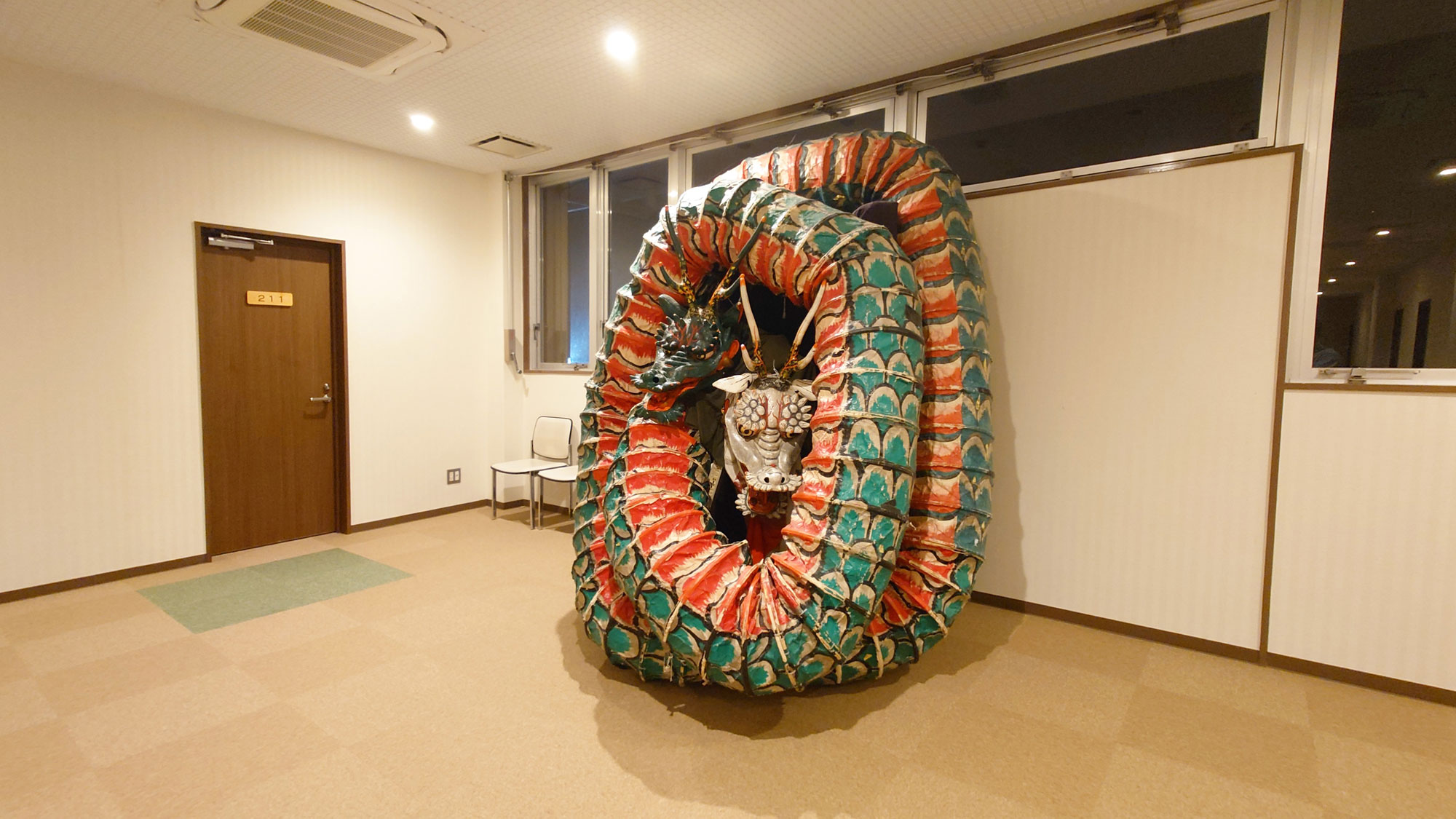 【別館館内】別館にあるシンボルの龍神様です