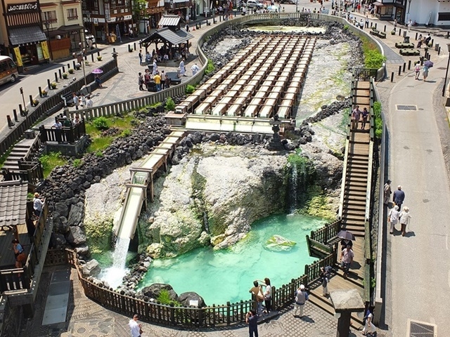 草津の名所 湯畑を堪能！シャトルバス乗り放題♪1泊2食バイキングプラン