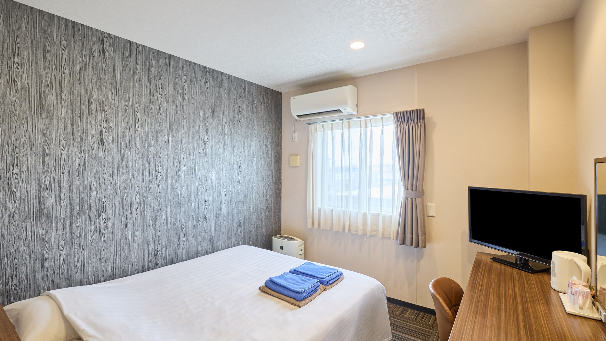 ・【ダブルルーム】エアコンはお部屋ごとに調整可能です（全室共通）