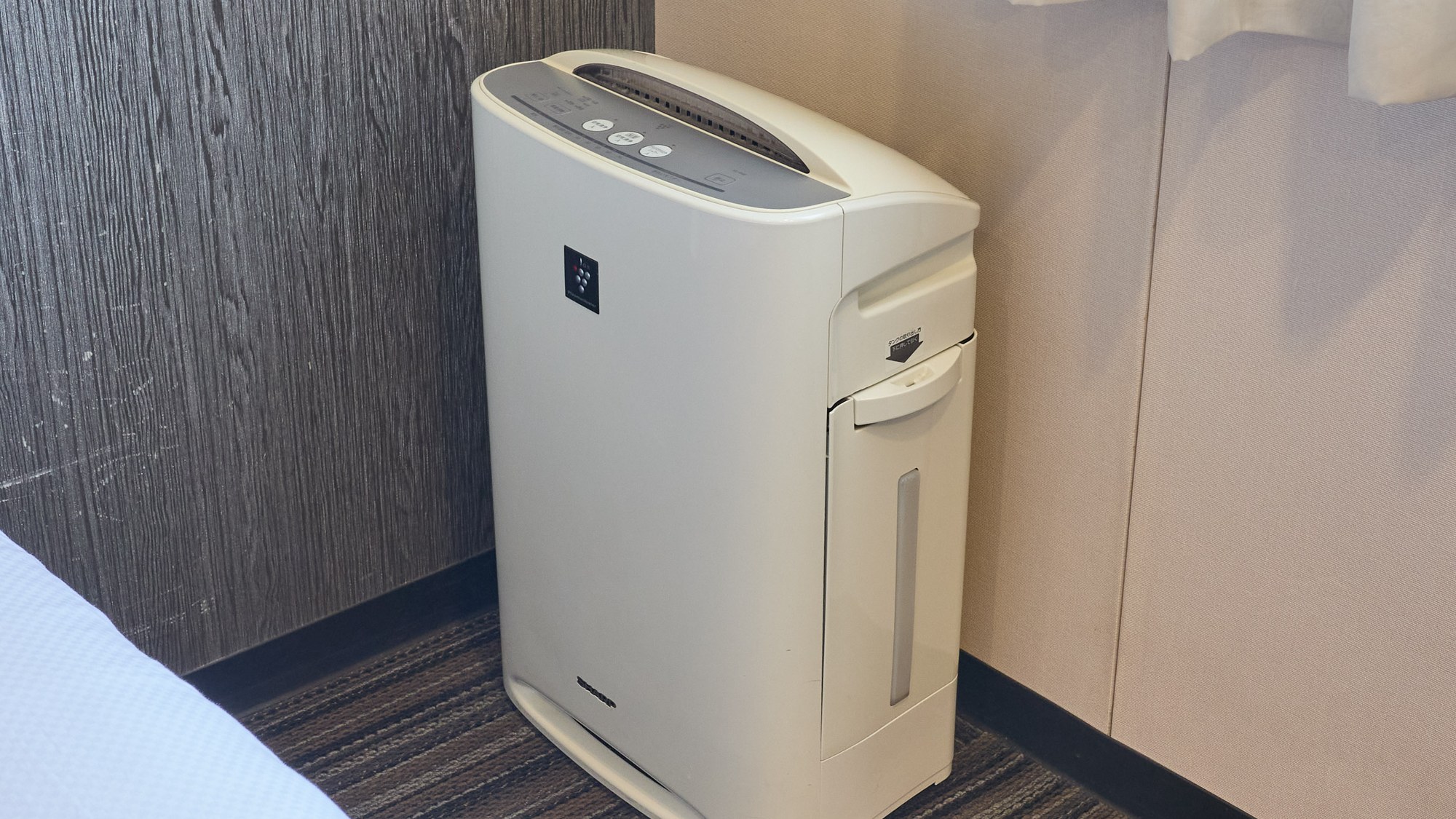 ・【全室共通 備品】加湿機能付き空気清浄機