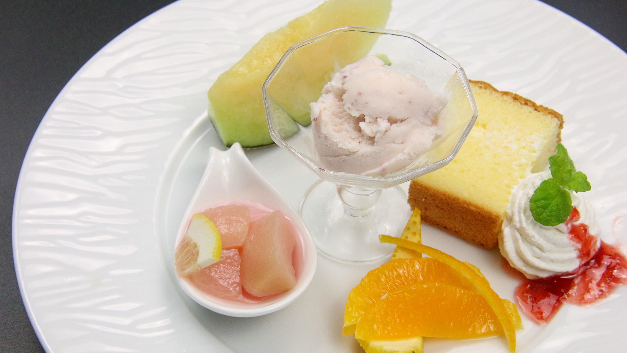 〈2食付き〉ちょっぴり贅沢に♪季節のスイーツプレート付【スイーツプラン】