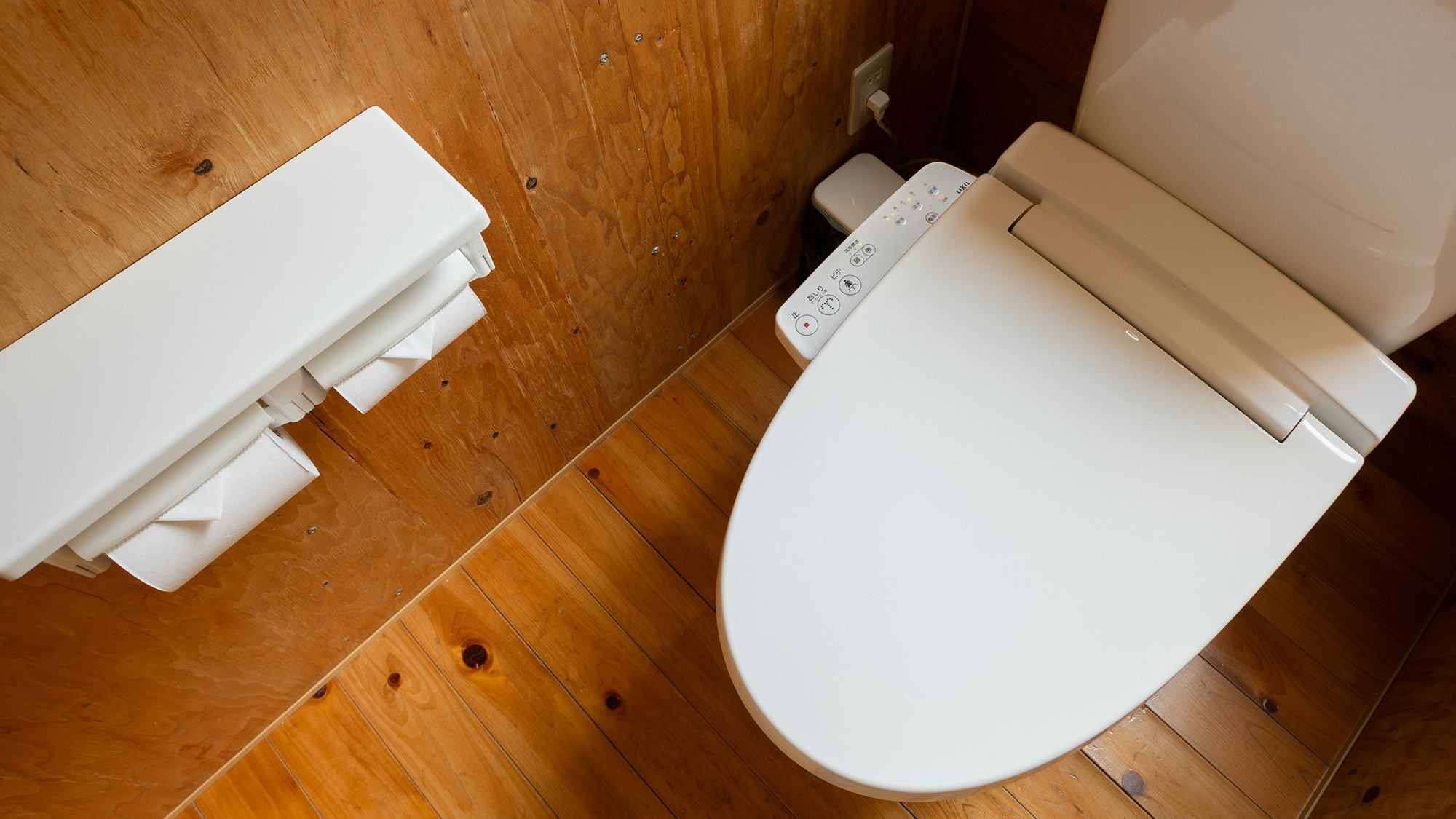 ・【部屋】ログハウス　トイレ