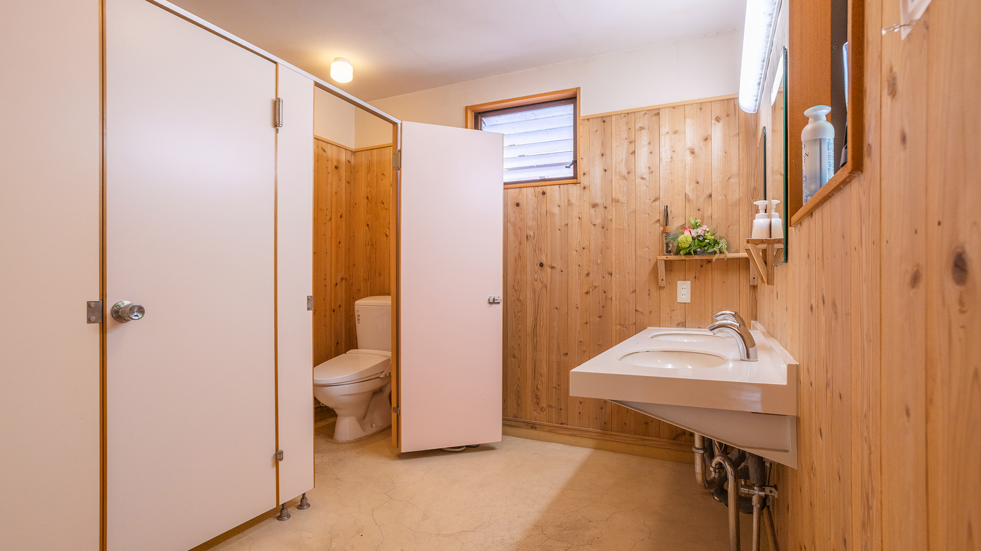 ・【共同トイレ】女性用