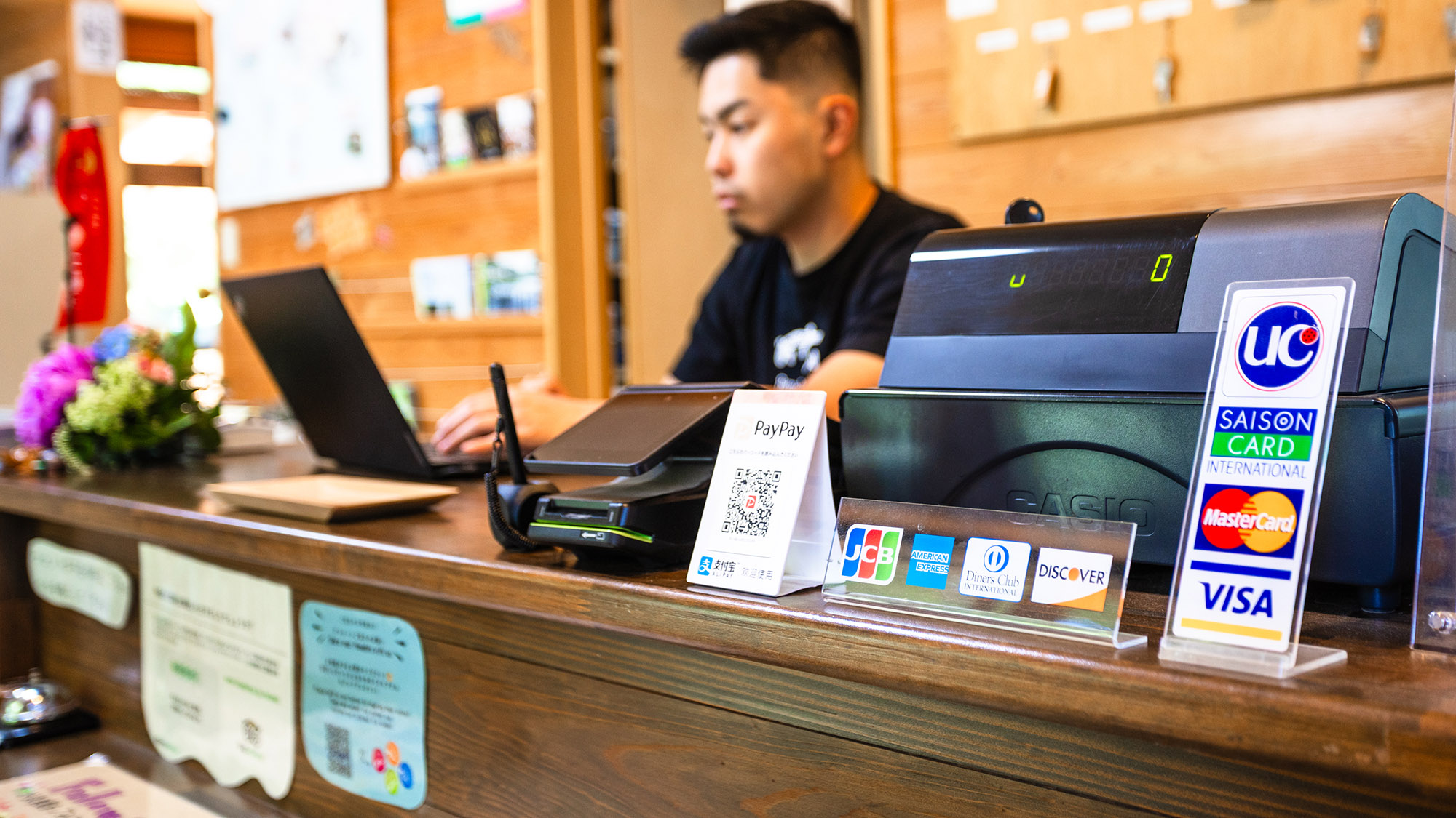 ・【フロント】内装