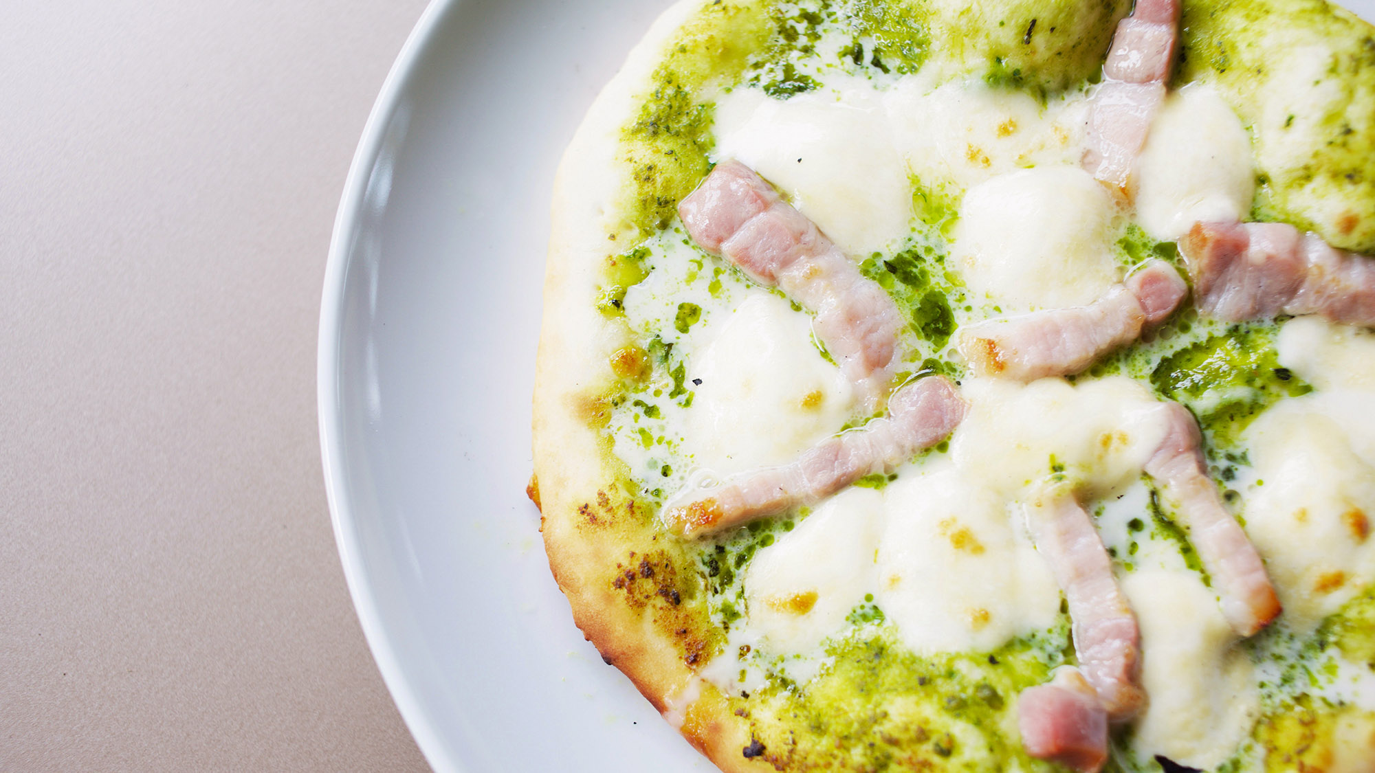 ・【食事】ジェノオーノ（ロッジの自家製バジルを使ったピザ）