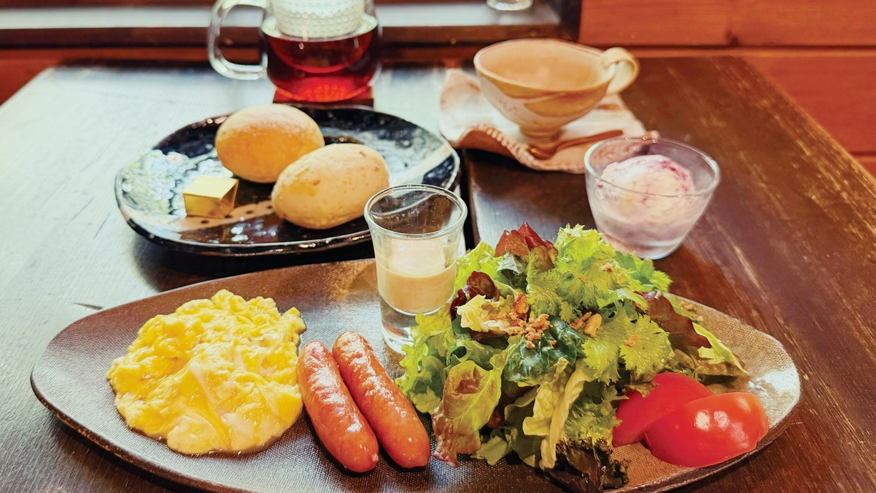 【2食付】食材・機材・燃料付きの手ぶら楽々BBQ＆カフェでの朝食付♪森の中のコテージで宿泊プラン