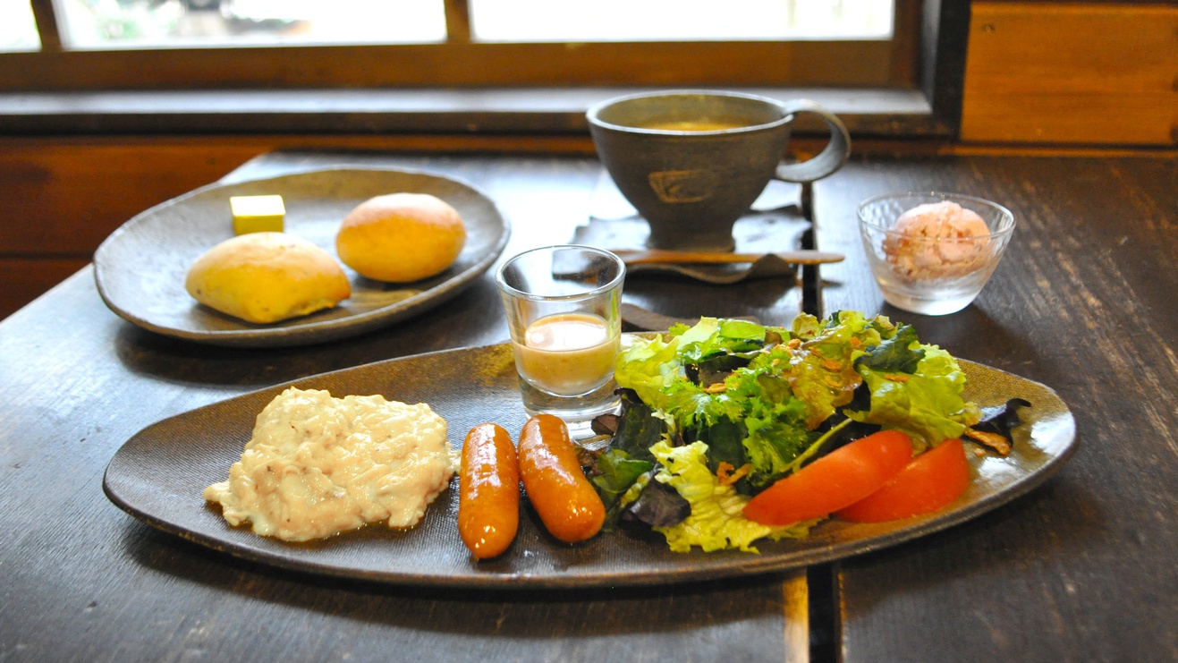 【朝食付】自然食材を使った朝食が口コミ好評価♪コテージ泊！カフェでの朝食で爽やかお目覚め♪